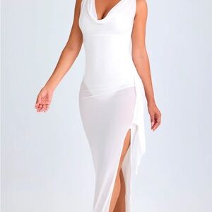Elegant White Sleeveless Maxi Dress